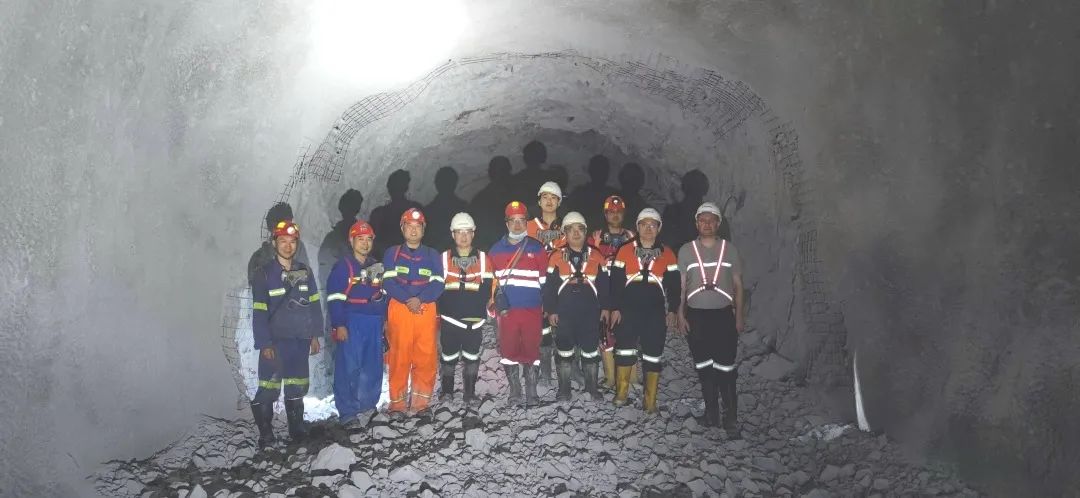 提前20天！塞尔维亚波尔项目-450m出矿中段 1#2#回风井顺利贯通！